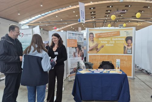 Viele interessierte Gäste am Stand von BBQ 